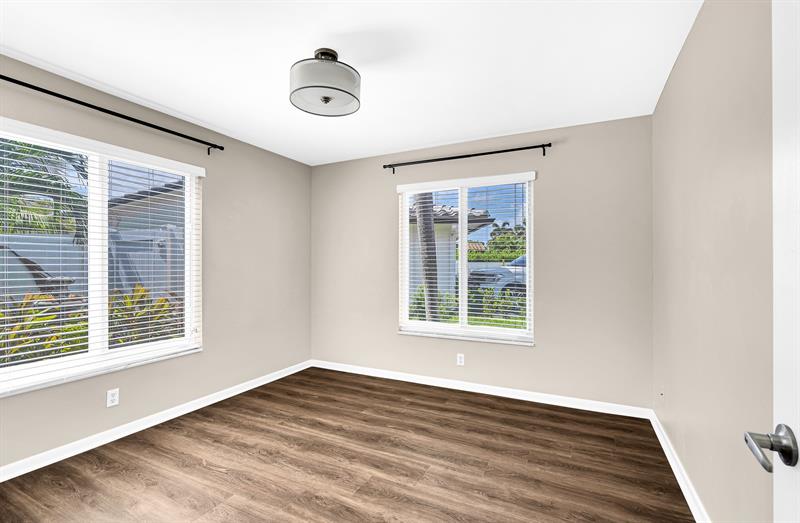 Image 14 of 33 For 5910 21st Ave