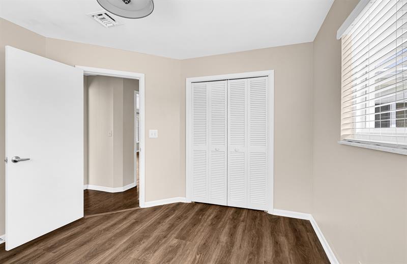 Image 19 of 33 For 5910 21st Ave