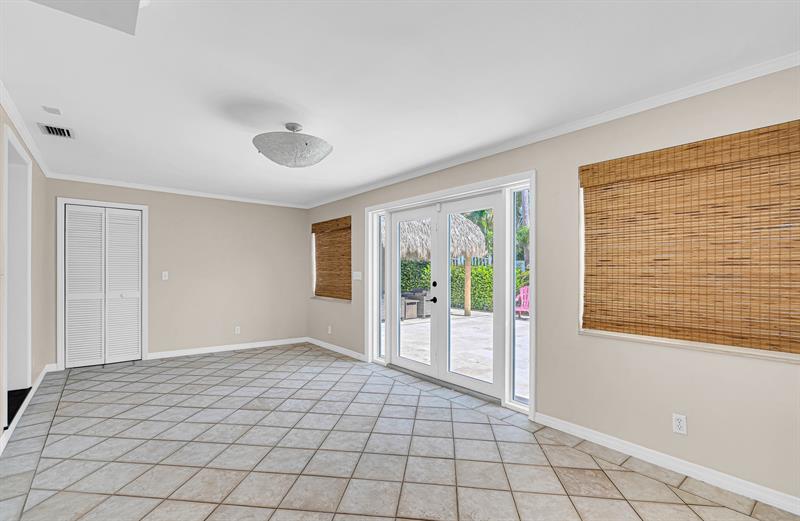 Image 25 of 33 For 5910 21st Ave