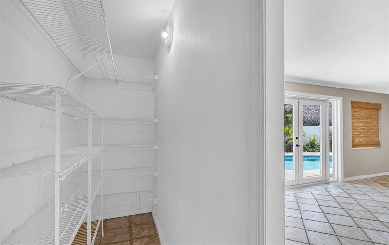 Image 27 of 33 For 5910 21st Ave