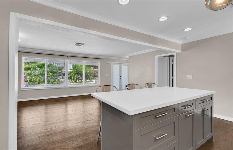 Image 7 of 33 For 5910 21st Ave