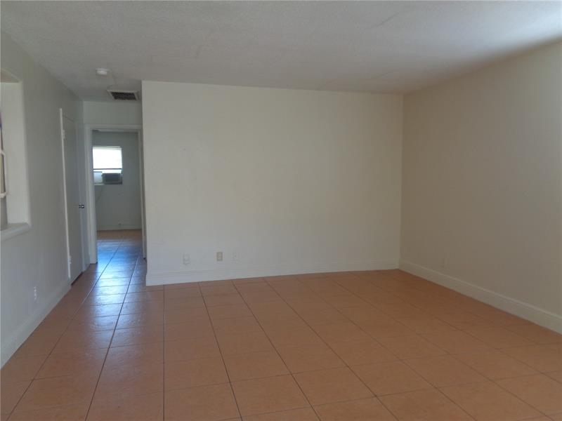 Image 3 of 9 For 3640 1st Ave  1