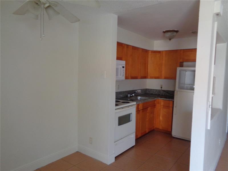 Image 4 of 9 For 3640 1st Ave  1