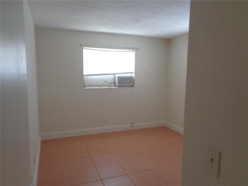 Image 6 of 9 For 3640 1st Ave  1