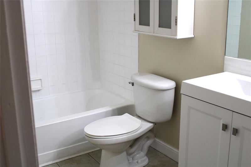 Image 3 of 8 For 7630 Westwood Dr  330