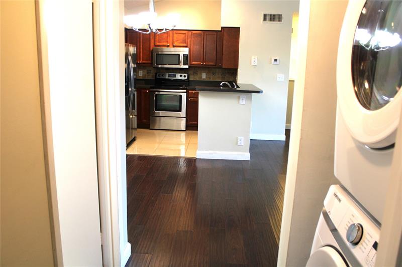 Image 7 of 8 For 7630 Westwood Dr  330