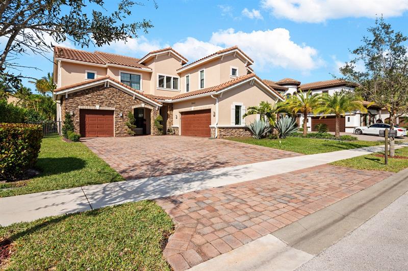 Details for 10443 Emerson St, Parkland, FL 33076