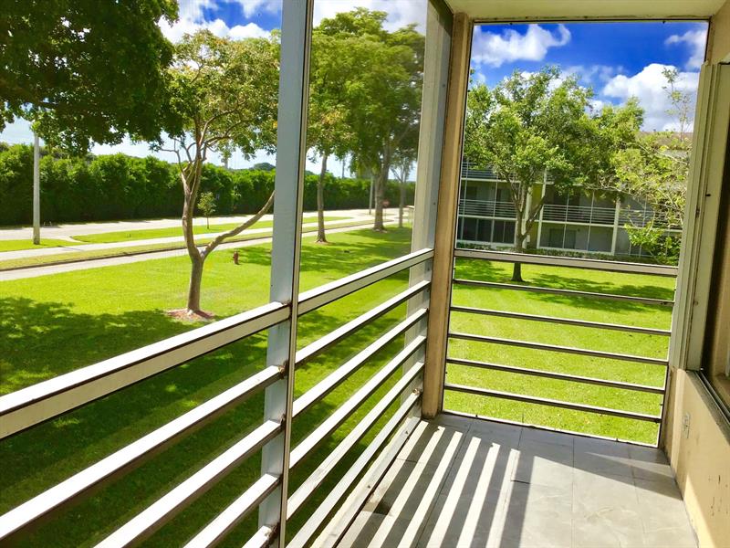 Image 24 of 30 For 438 Mansfield K  438