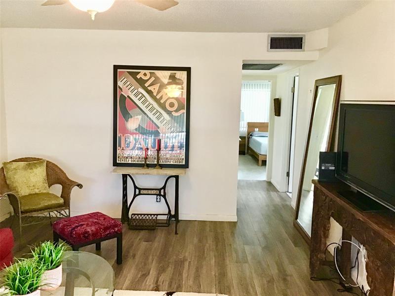 Image 5 of 30 For 438 Mansfield K  438