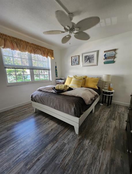 Image 16 of 21 For 2050 39th St  108w