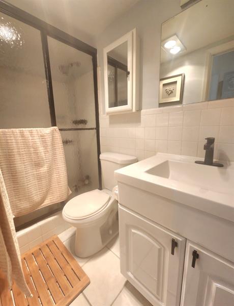 Image 17 of 21 For 2050 39th St  108w