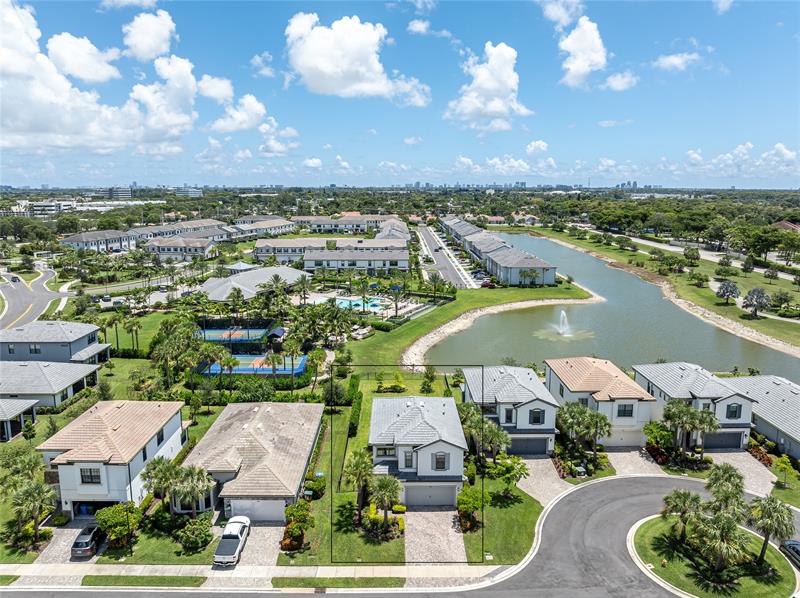 Image 12 of 53 For 4470 Gramercy Dr