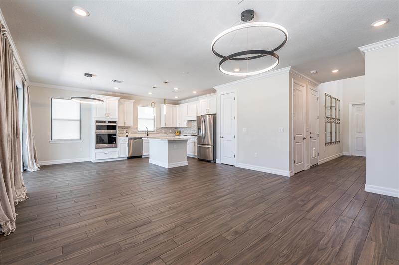 Image 18 of 53 For 4470 Gramercy Dr