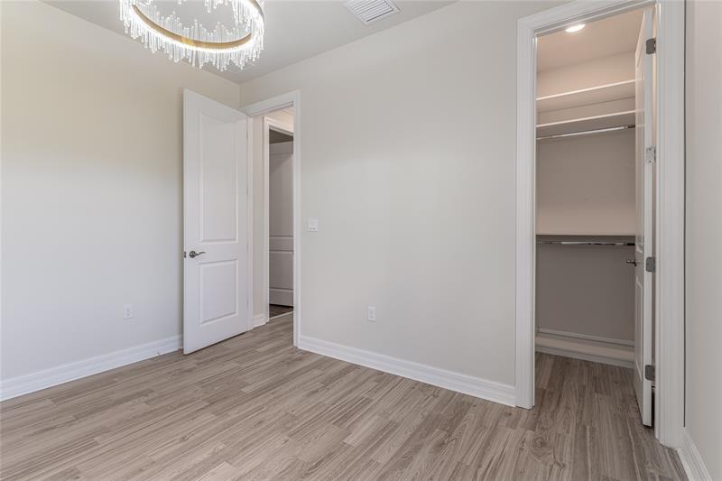 Image 34 of 53 For 4470 Gramercy Dr