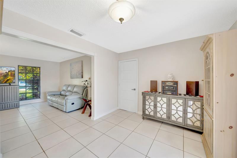 Image 18 of 63 For 2303 115 Ave