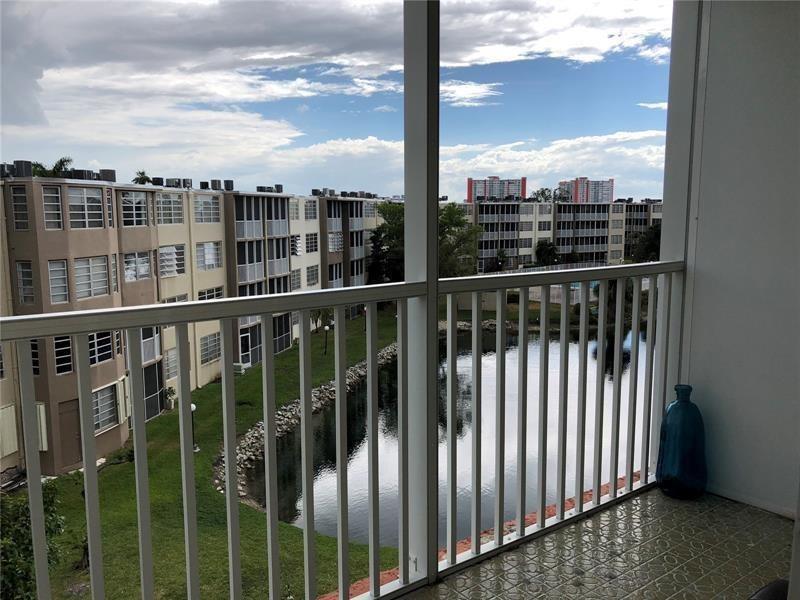 Details for 1700 191st St  401, Miami, FL 33179