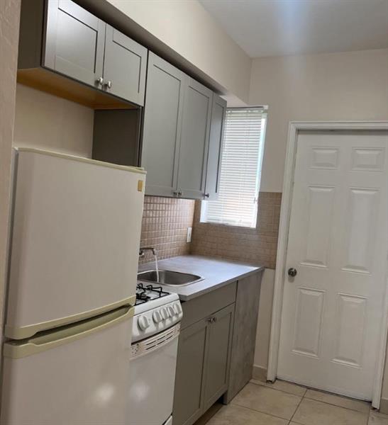 Image 4 of 8 For 724 85th St  728