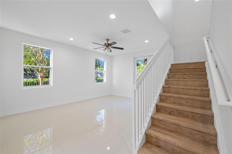 Image 11 of 30 For 324 14th Ct  324