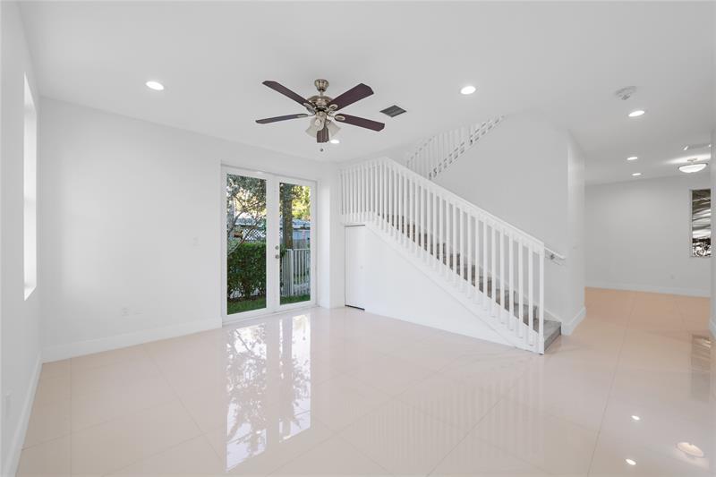 Image 12 of 30 For 324 14th Ct  324