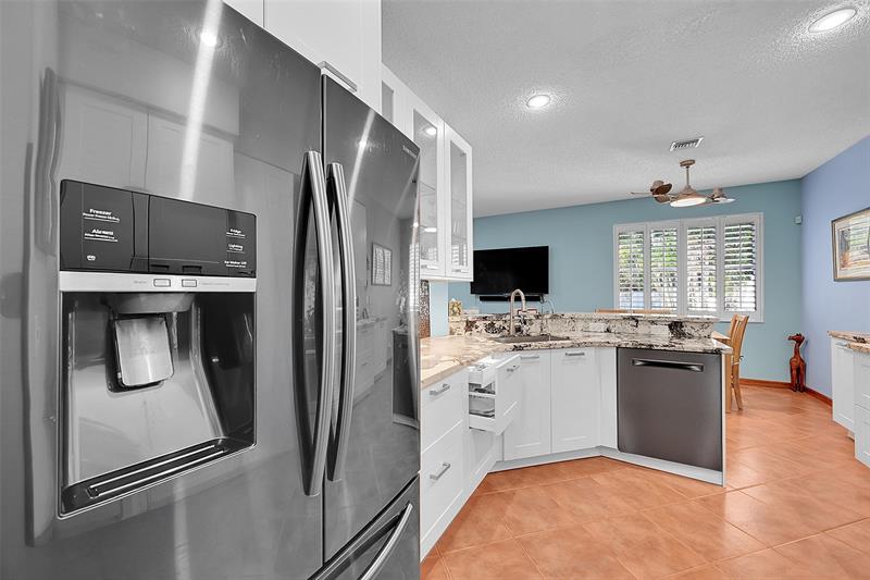 Image 19 of 45 For 2922 Port Royale Ln