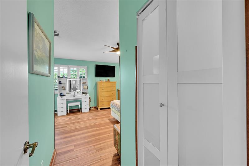 Image 22 of 45 For 2922 Port Royale Ln