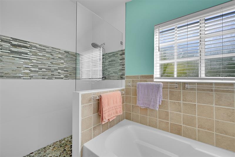Image 35 of 45 For 2922 Port Royale Ln