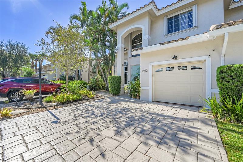 Image 4 of 45 For 2922 Port Royale Ln