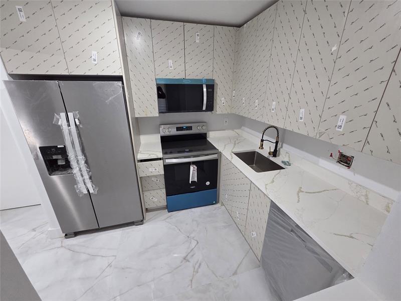 Image 13 of 41 For 251 Cypress Rd  101