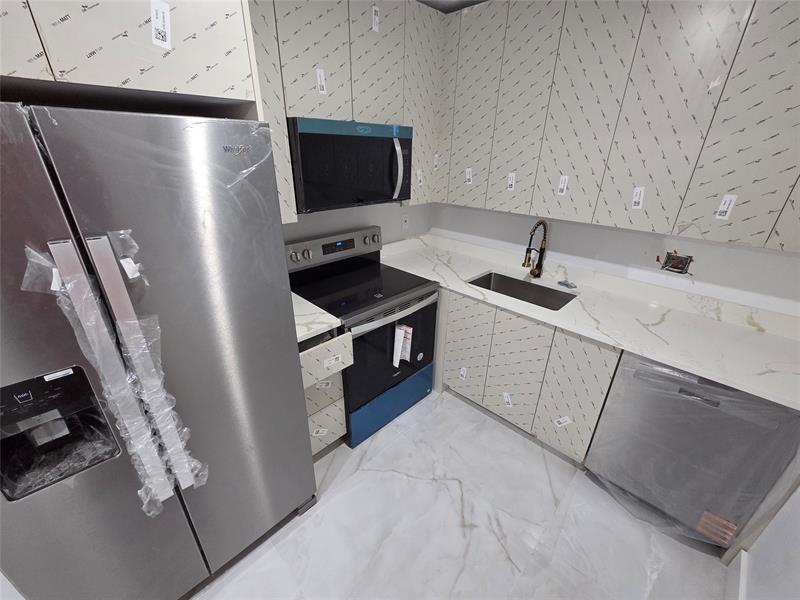 Image 15 of 41 For 251 Cypress Rd  101