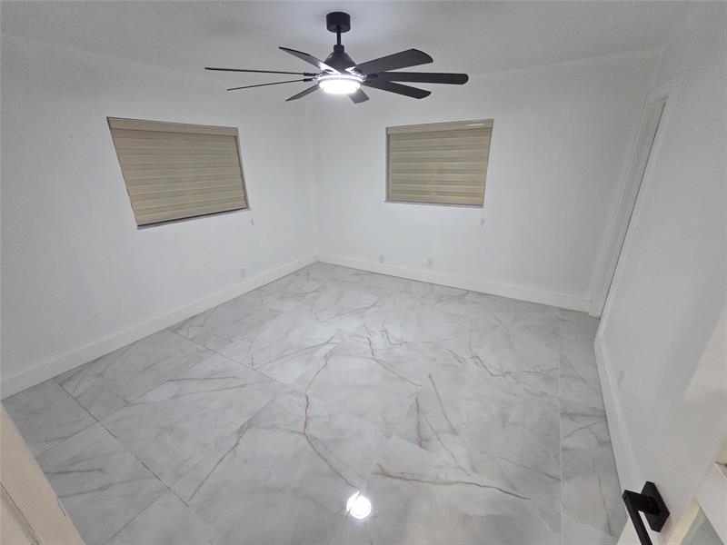 Image 17 of 41 For 251 Cypress Rd  101