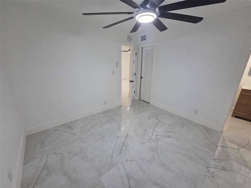 Image 23 of 41 For 251 Cypress Rd  101