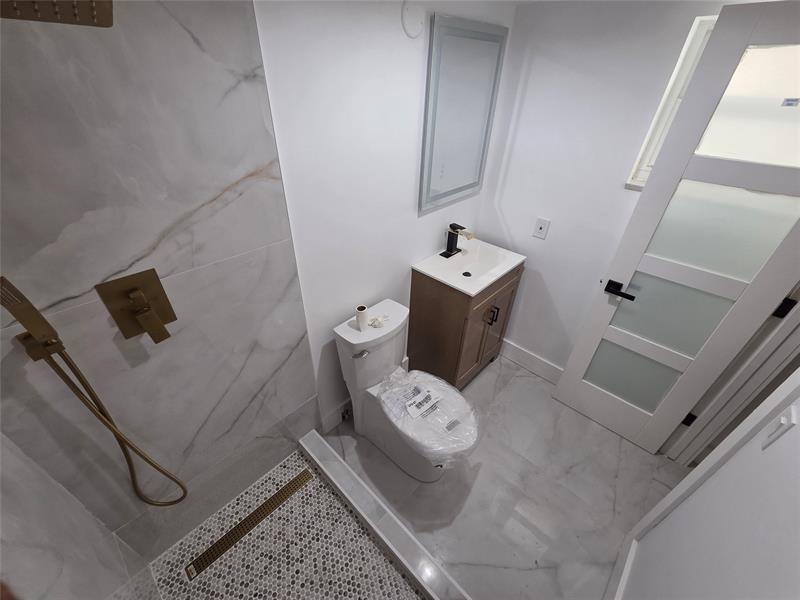 Image 28 of 41 For 251 Cypress Rd  101