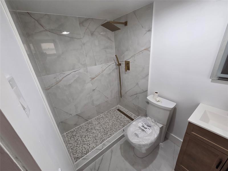 Image 32 of 41 For 251 Cypress Rd  101