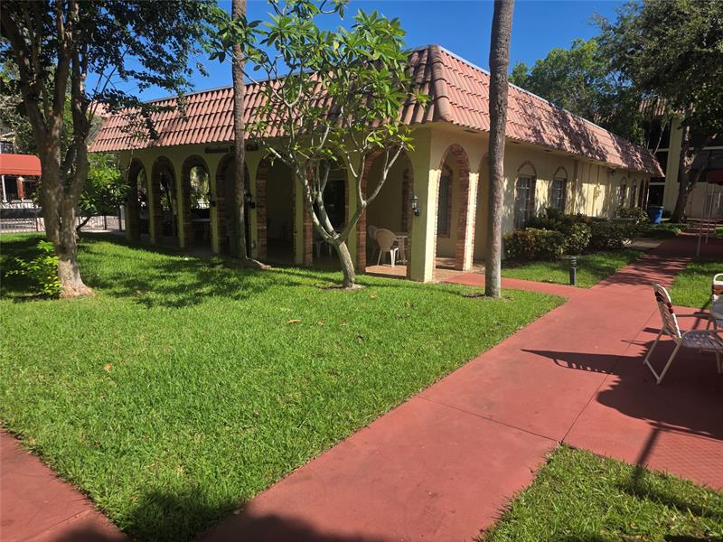 Image 33 of 41 For 251 Cypress Rd  101