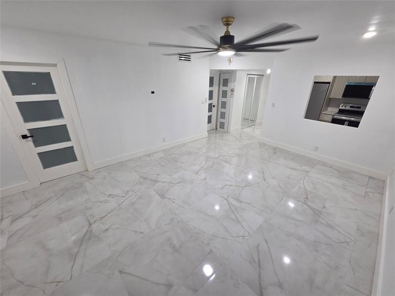 Image 9 of 41 For 251 Cypress Rd  101