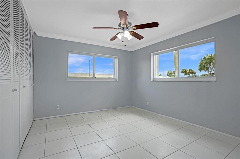 Image 11 of 37 For 2651 Barkley Dr W  J
