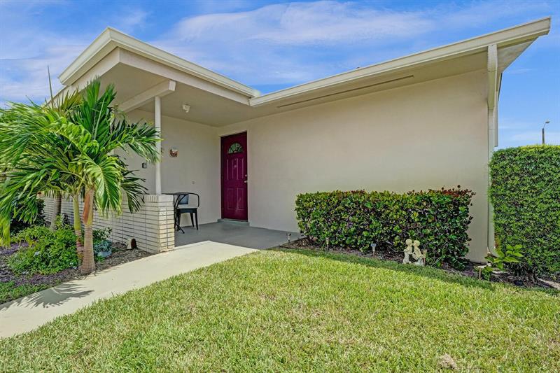 Image 32 of 37 For 2651 Barkley Dr W  J