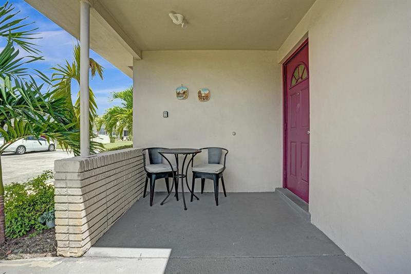 Image 33 of 37 For 2651 Barkley Dr W  J
