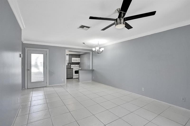 Image 8 of 37 For 2651 Barkley Dr W  J