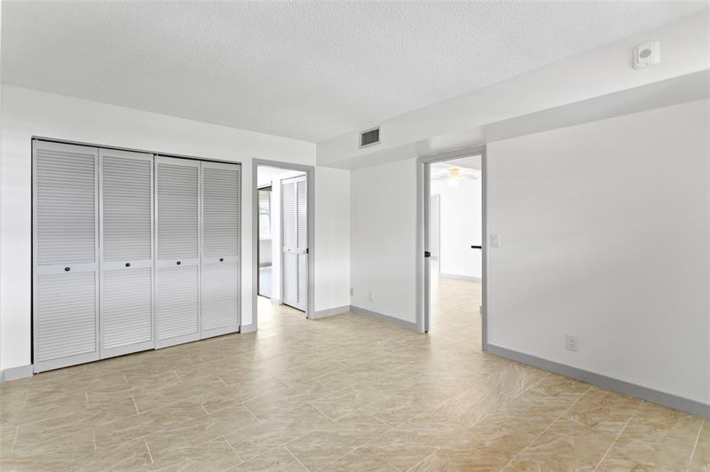 Image 19 of 29 For 6300 2nd Ave  405