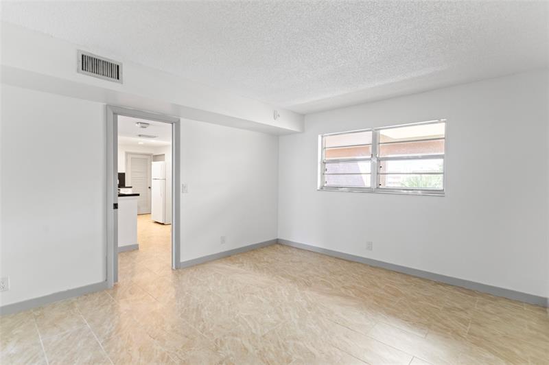 Image 20 of 29 For 6300 2nd Ave  405