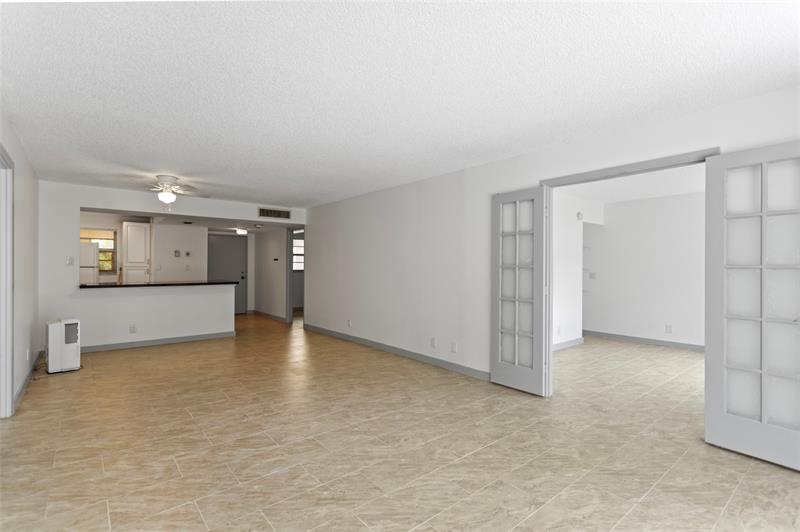 Image 7 of 29 For 6300 2nd Ave  405