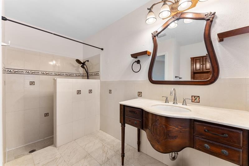 Image 13 of 23 For 5333 Pine Cir