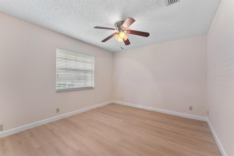 Image 15 of 23 For 5333 Pine Cir