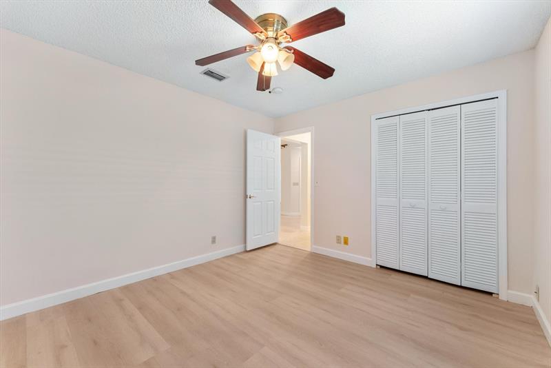 Image 16 of 23 For 5333 Pine Cir