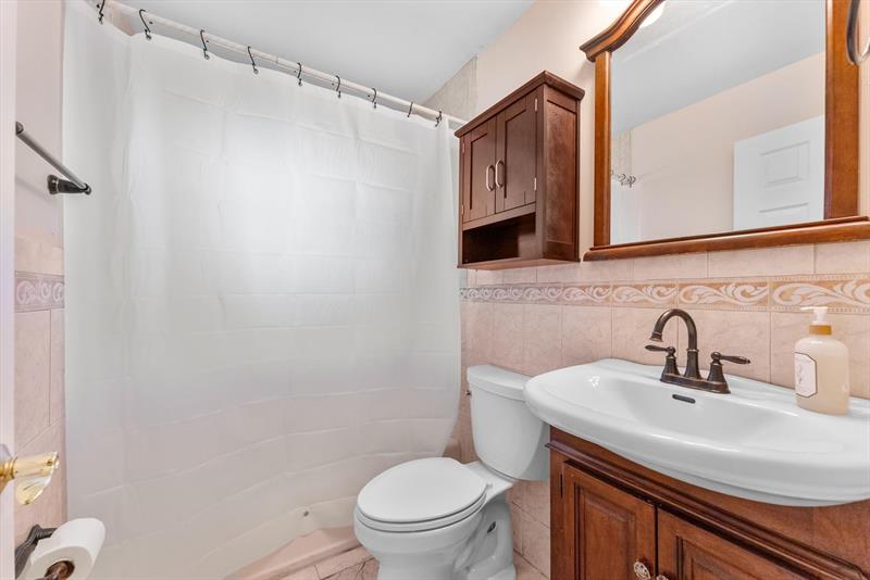 Image 17 of 23 For 5333 Pine Cir