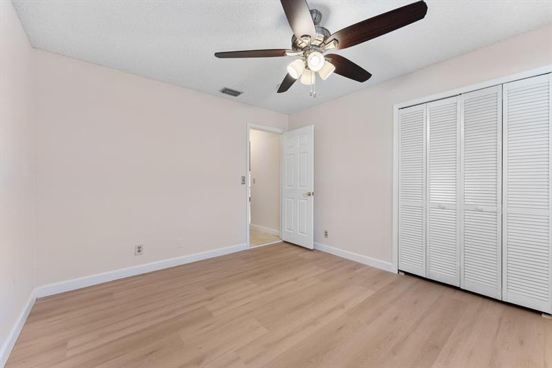 Image 19 of 23 For 5333 Pine Cir