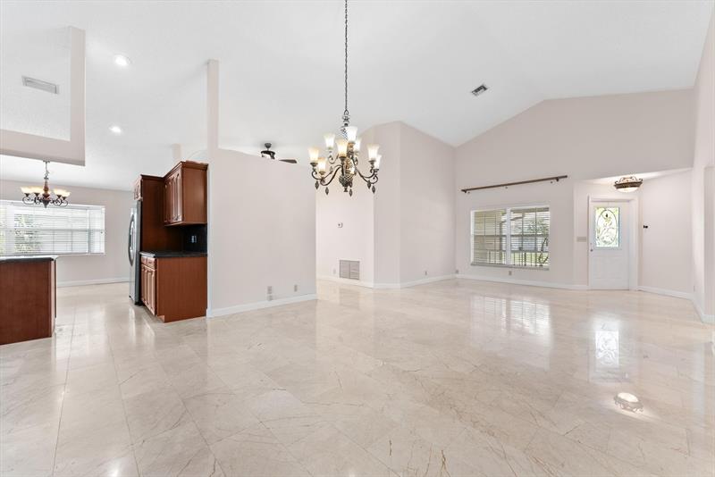 Image 7 of 23 For 5333 Pine Cir