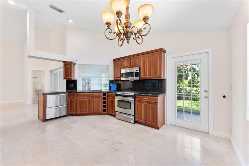 Image 8 of 23 For 5333 Pine Cir