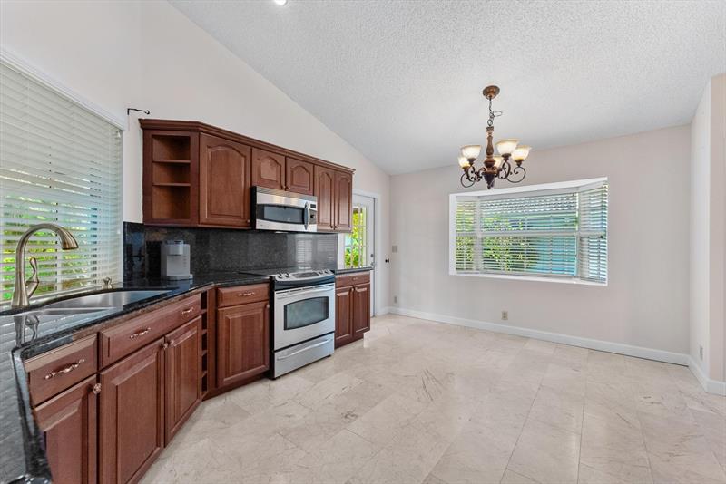 Image 9 of 23 For 5333 Pine Cir